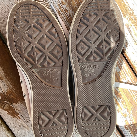 White converse - Picture 3 of 3